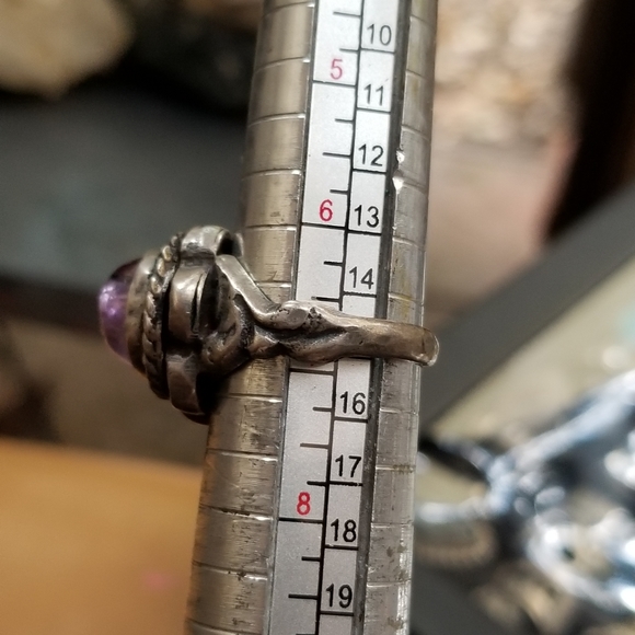 Vintage Amethyst and Sterling Silver Ring - Picture 3 of 6